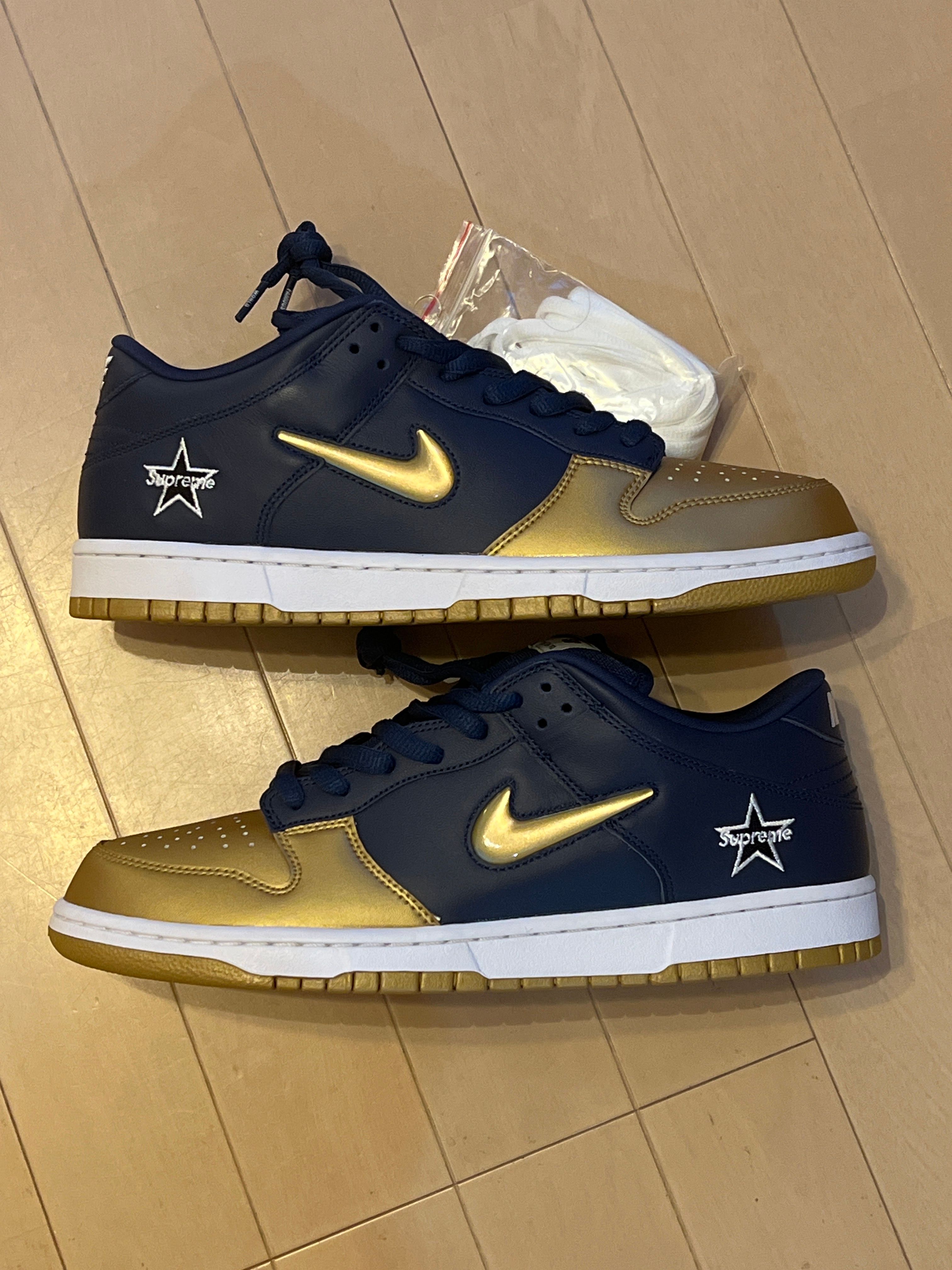 Supreme × Nike SB Dunk Low OG QS "Metallic Gold/Navy"