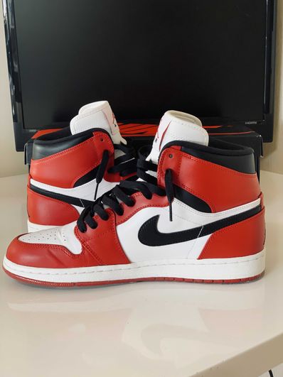 Nike Air Jordan 1 Retro High "Chicago" (2013)