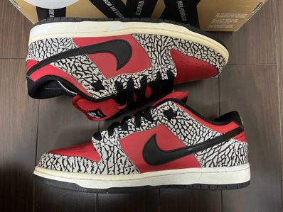 Supreme × Nike SB Dunk Low "Red Cement"(2012)