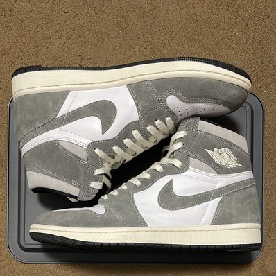 Nike Air Jordan 1 Retro High OG "Black and Smoke Grey"