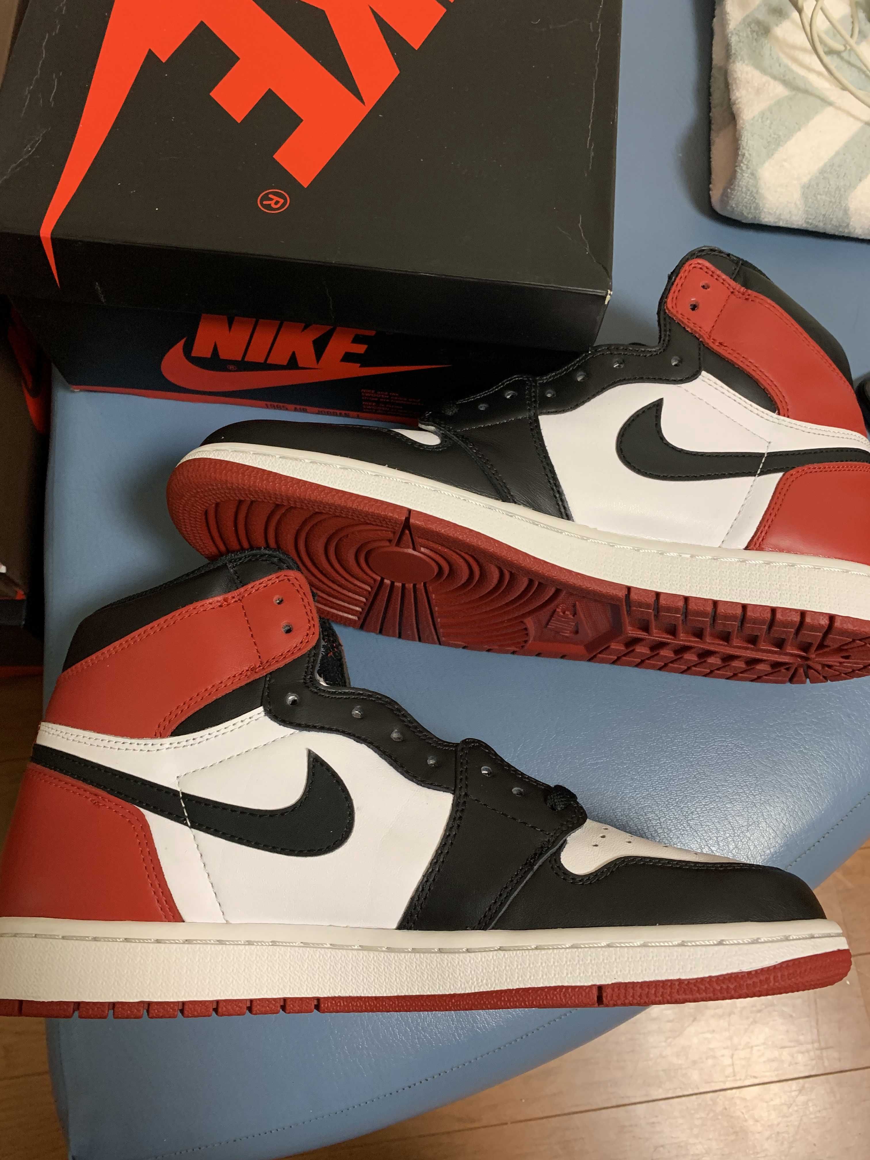 Nike Air Jordan 1 Retro High OG "Black Toe"(2016)