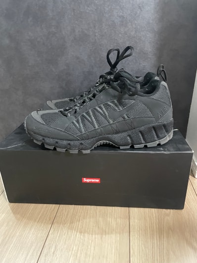 Supreme × Nike Air Humara "Black"