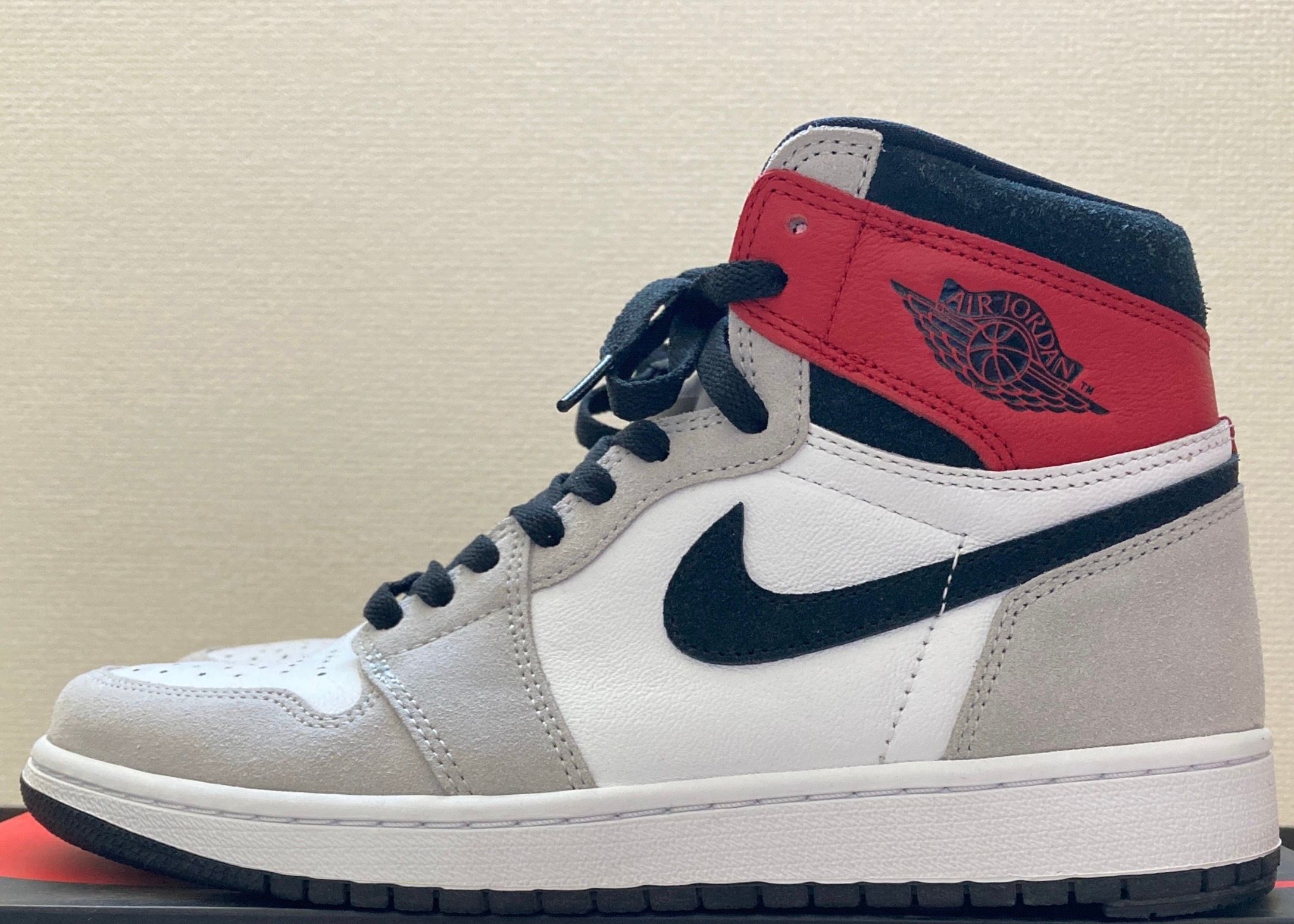 Nike Air Jordan 1 High OG "White/Black/Light Smoke Grey"