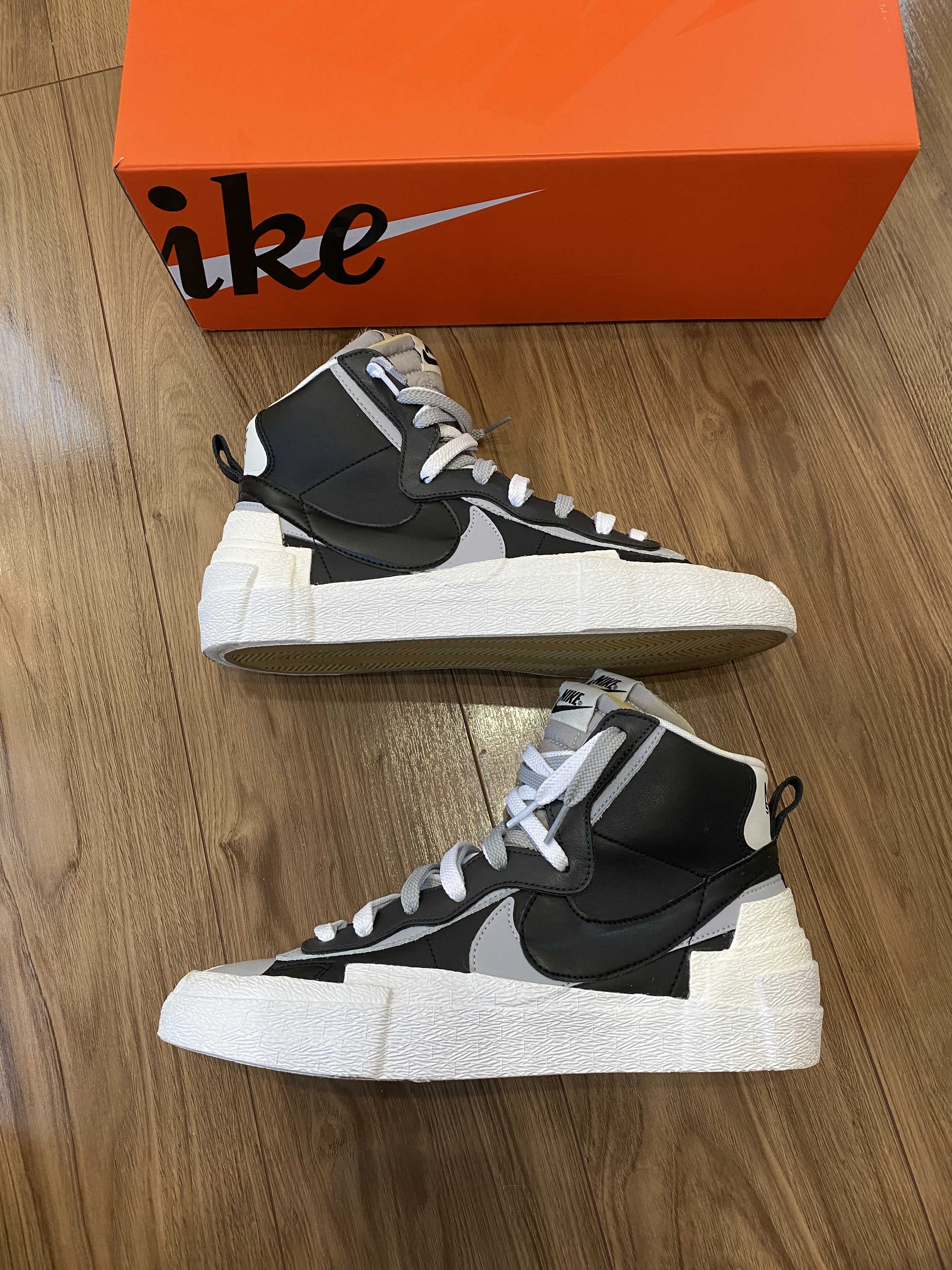 sacai × NIKE BLAZER MID "BLACK/WOLF GREY/WHITE"