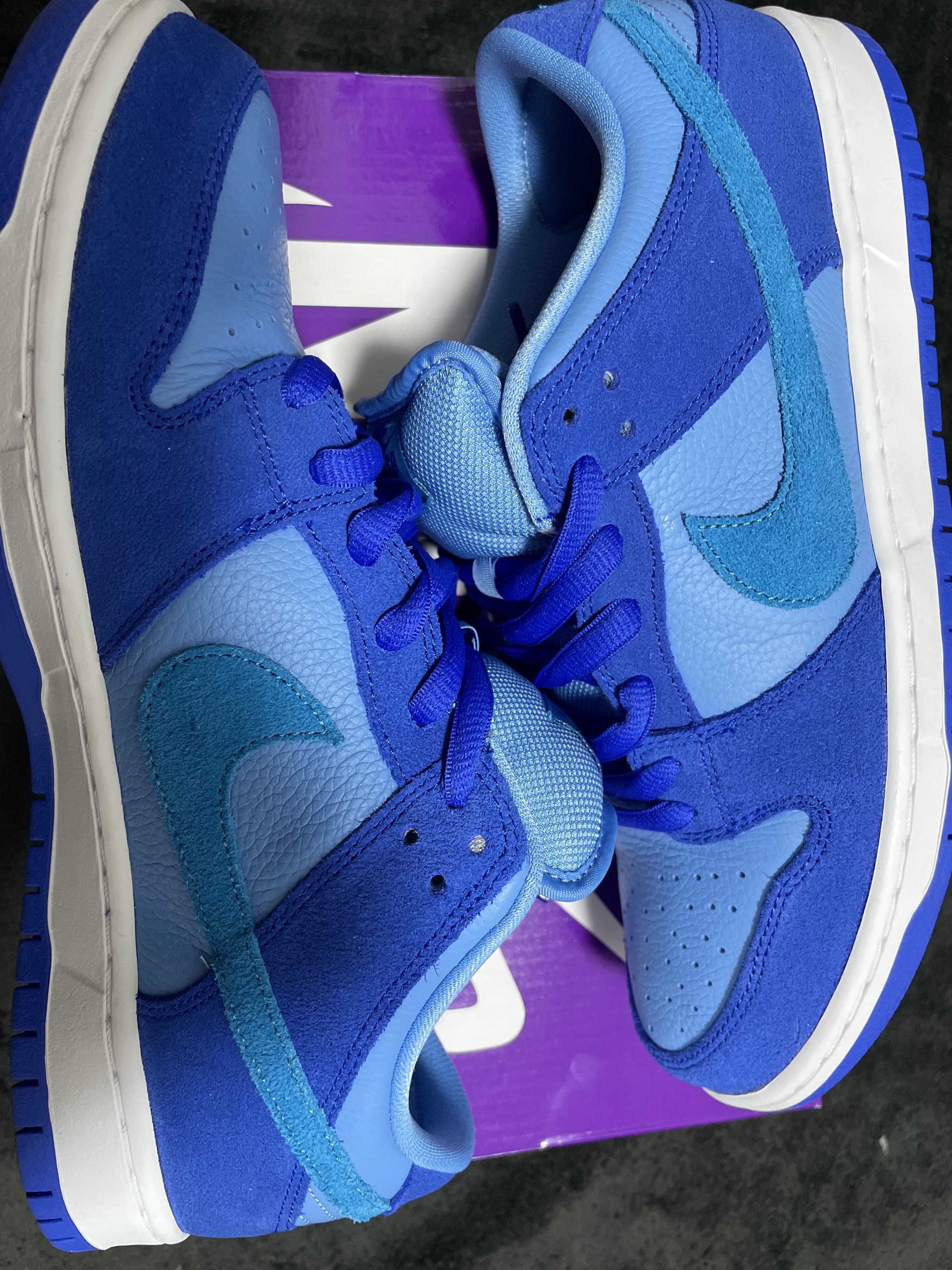 Nike SB Dunk Low "Blue Raspberry"