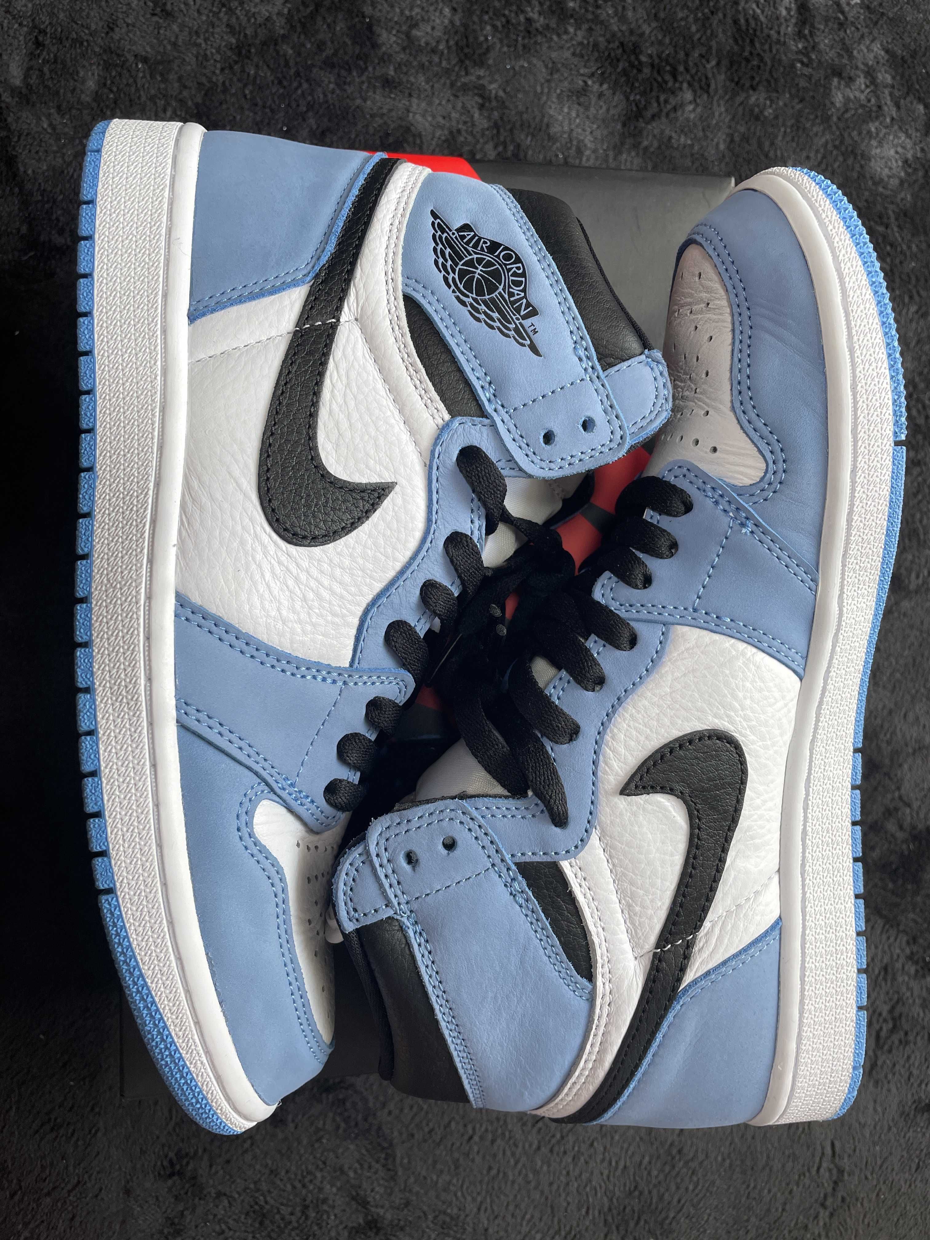 Nike Air Jordan 1 High OG "University Blue"