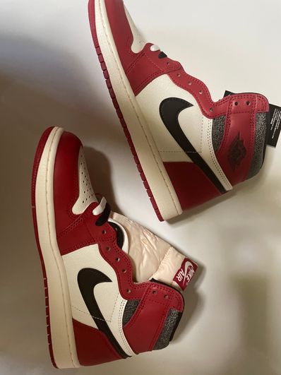 Nike Air Jordan 1 High OG "Lost & Found/Chicago"