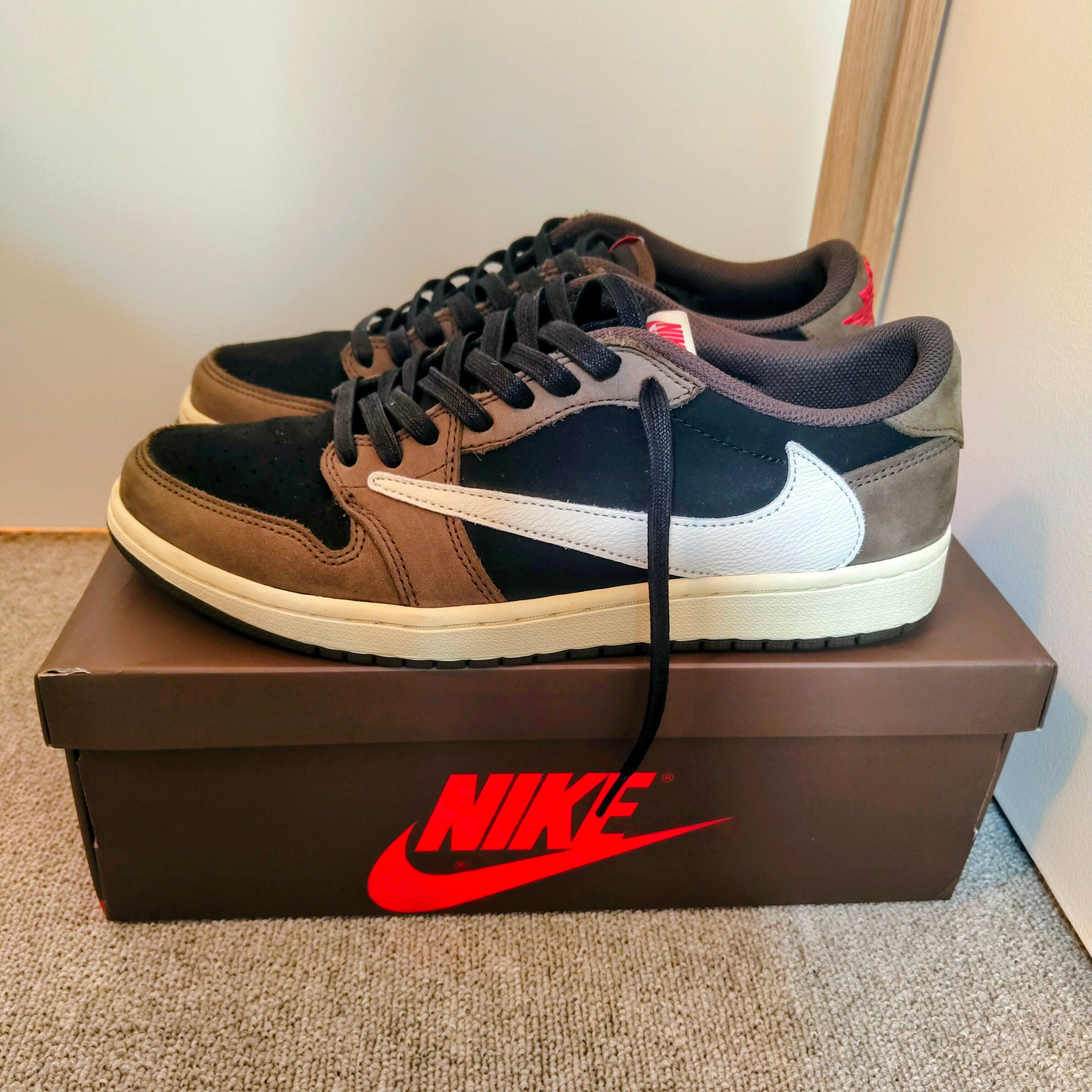 Travis Scott × Nike Air Jordan 1 Low OG SP-T  "Black/Dark Mocha"