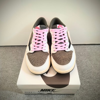 Travis Scott × Nike Air Jordan 1 Low OG SP "Reverse Olive"