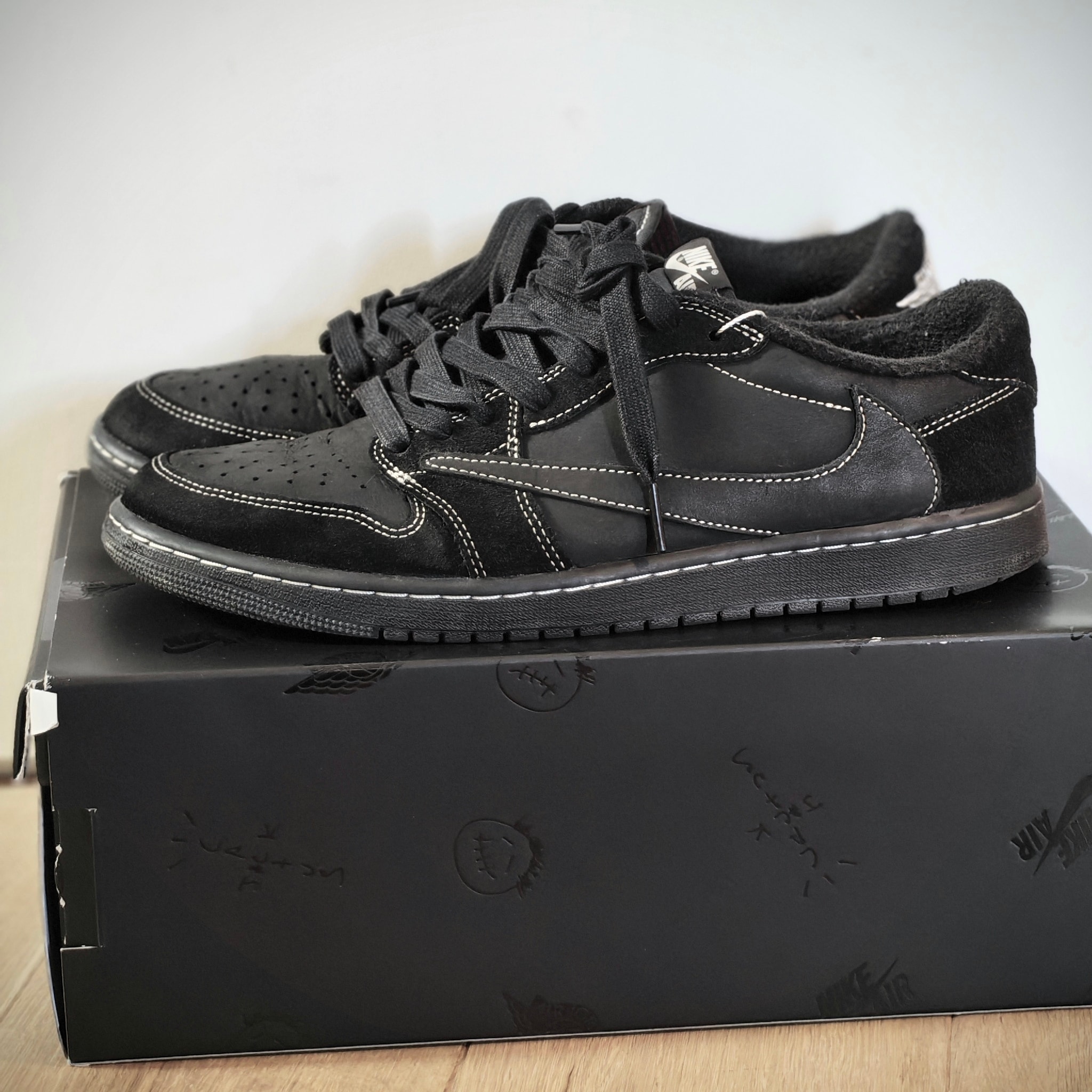 Travis Scott × Nike Air Jordan 1 Low OG SP "Black Phantom"