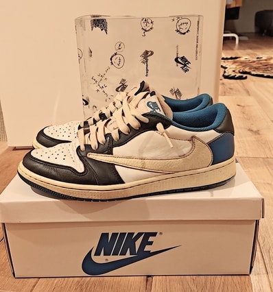 Travis Scott × fragment design × Nike Air Jordan 1 Low OG SP "Military Blue"