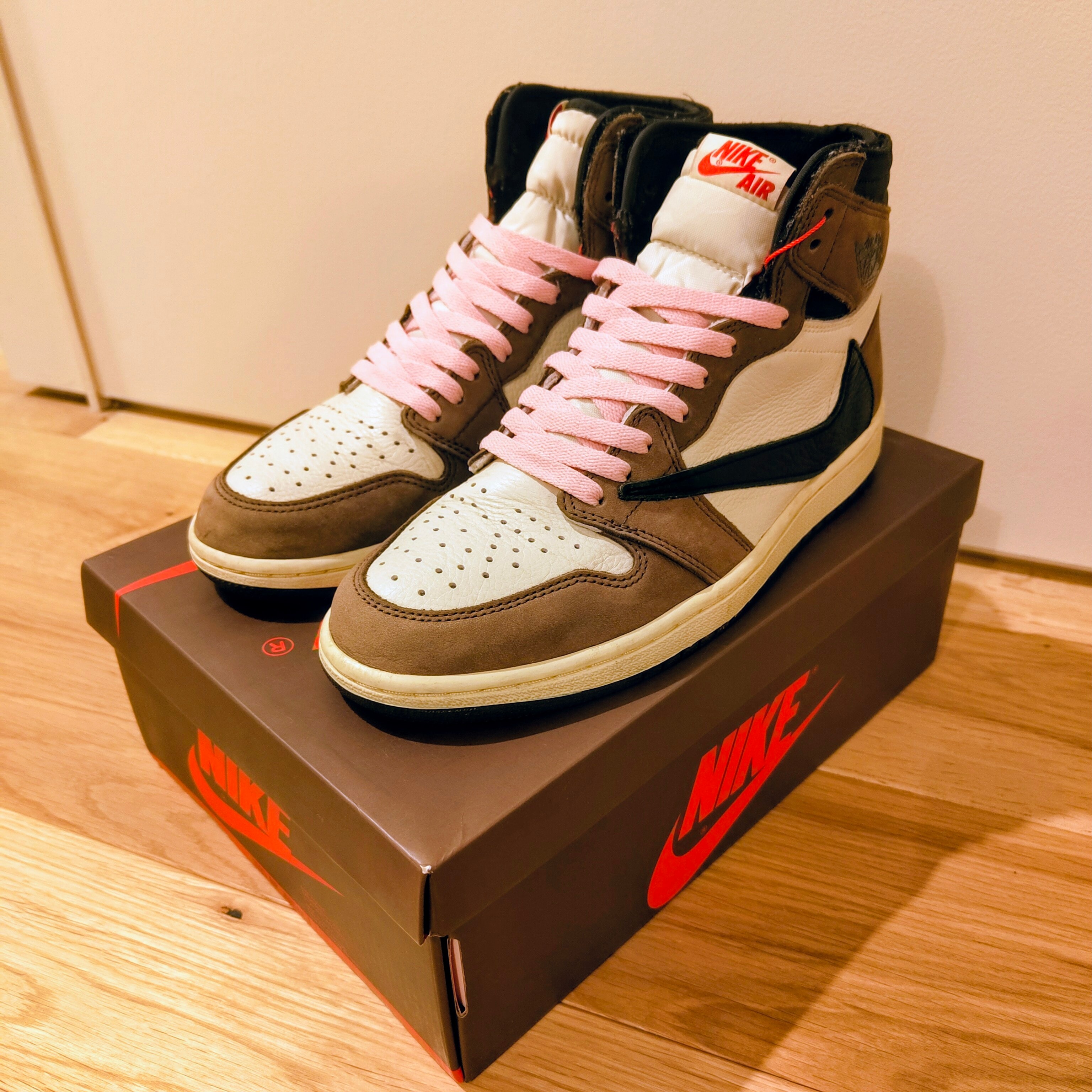 Travis Scott × Nike Air Jordan 1 Retro High OG TS SP "Sail/Dark Mocha"