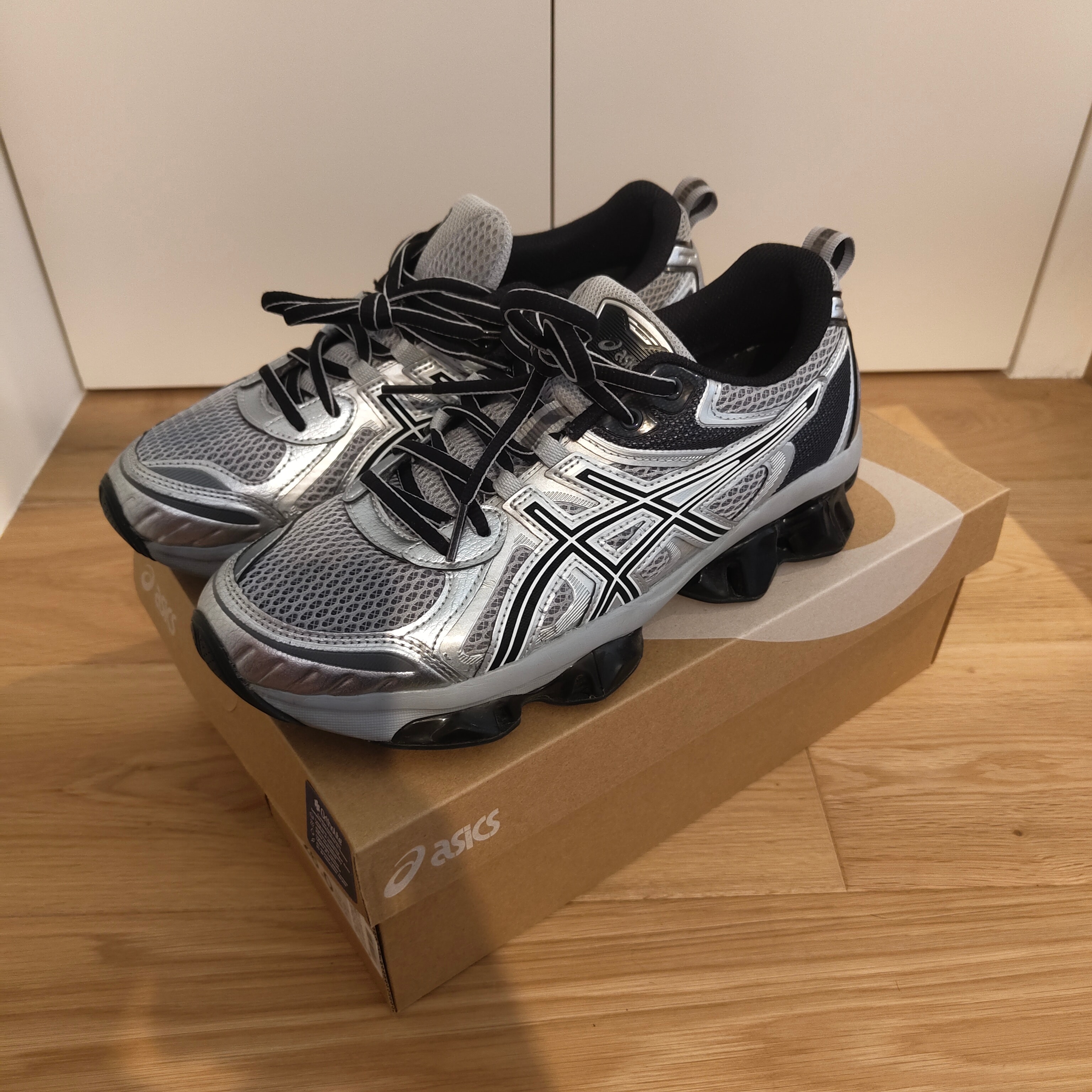 Asics Gel-Quantum Kinetic "Mid Grey/Pure Silver"