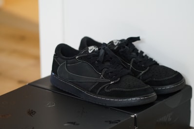 Travis Scott × Nike Air Jordan 1 Low OG SP "Black Phantom"