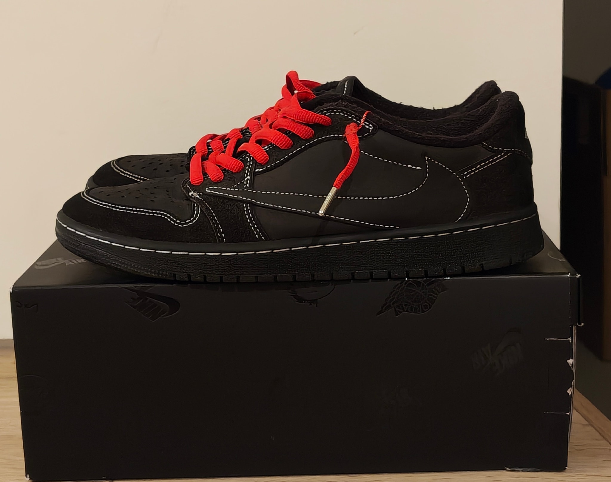 Travis Scott × Nike Air Jordan 1 Low OG SP "Black Phantom"