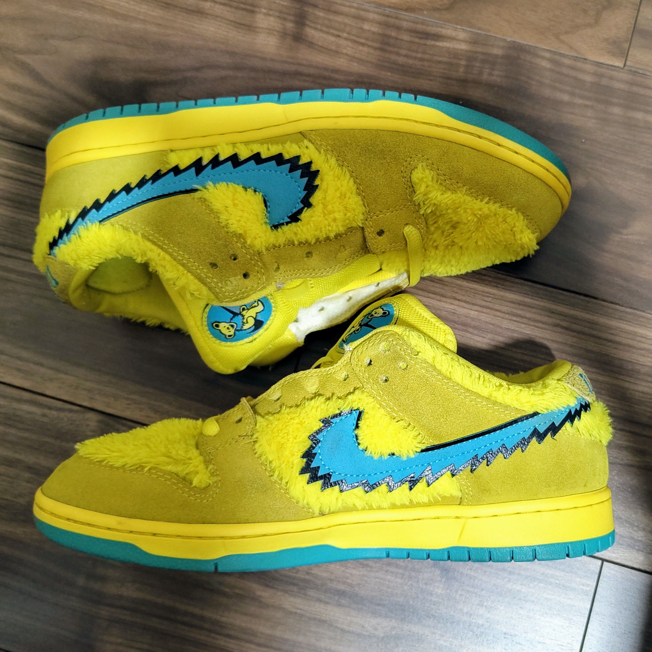 Grateful Dead × Nike SB Dunk Low "Yellow Bear"