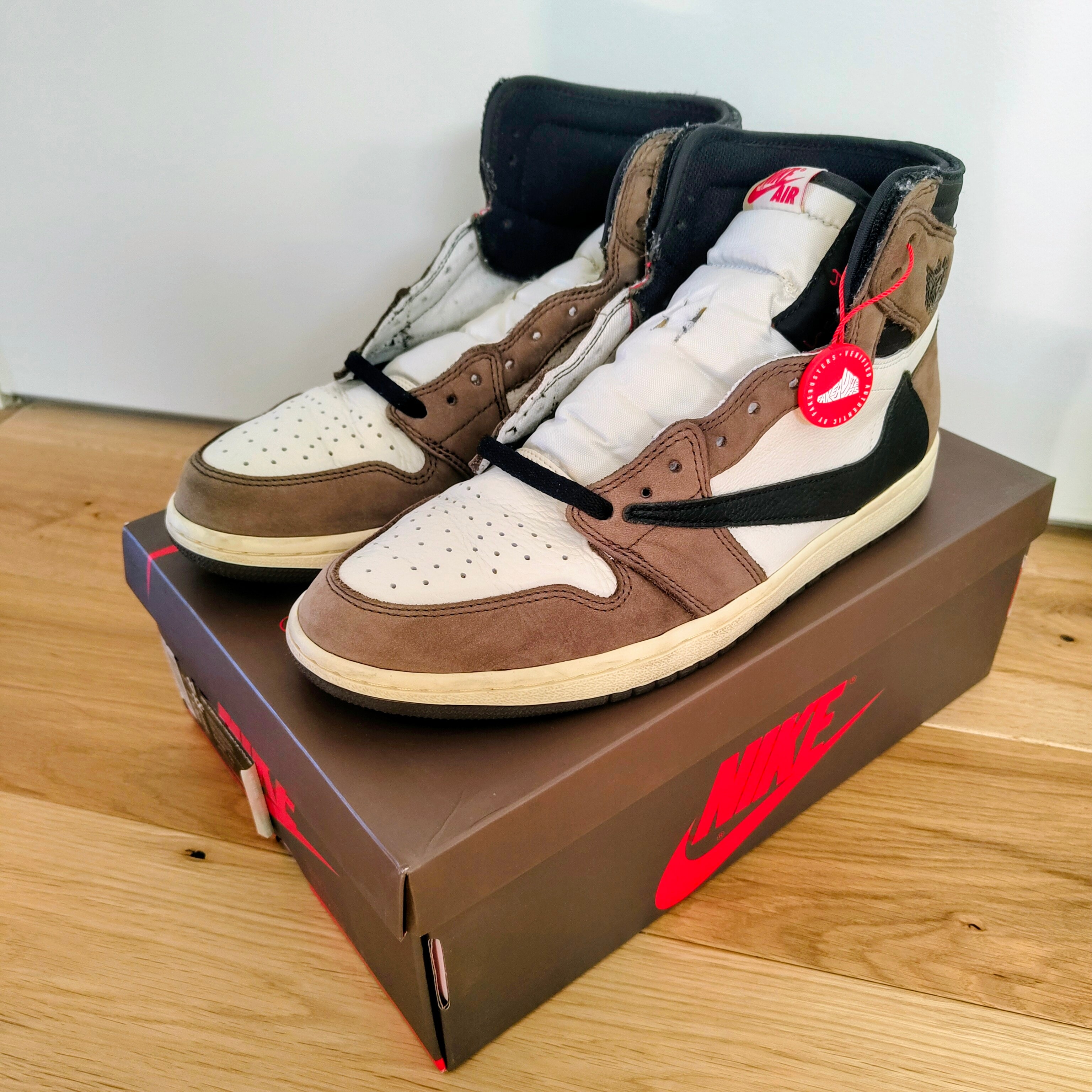 Travis Scott × Nike Air Jordan 1 Retro High OG TS SP "Sail/Dark Mocha"