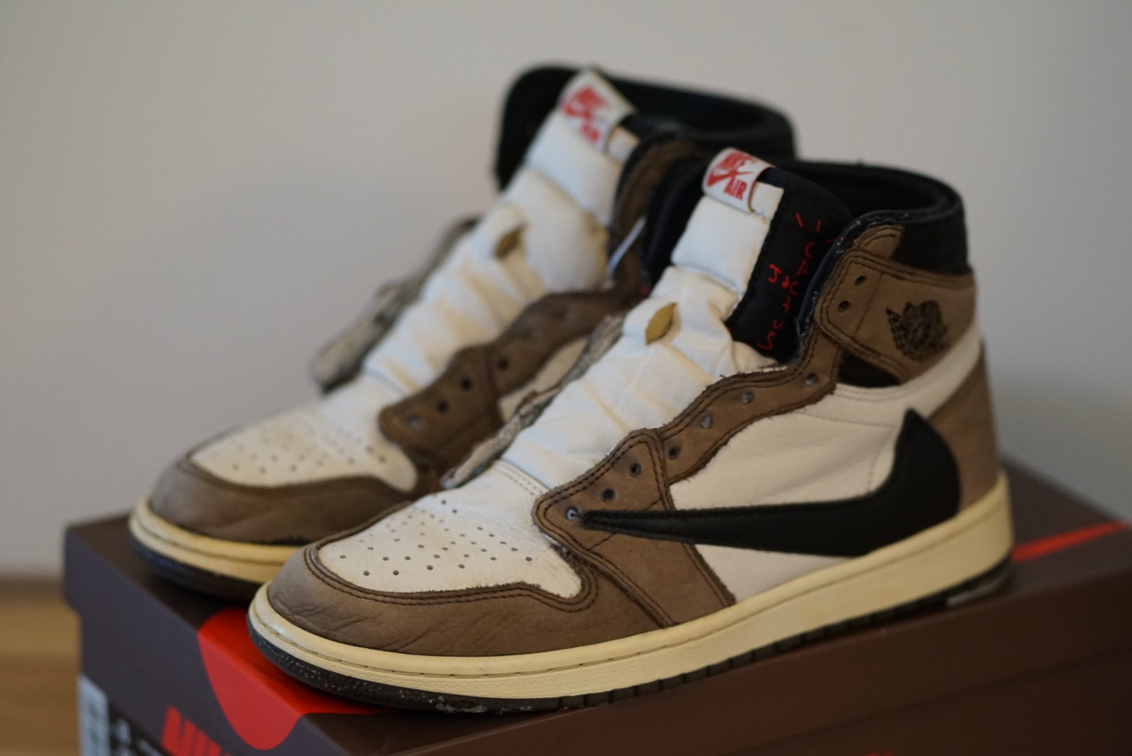 Travis Scott × Nike Air Jordan 1 Retro High OG TS SP "Sail/Dark Mocha"