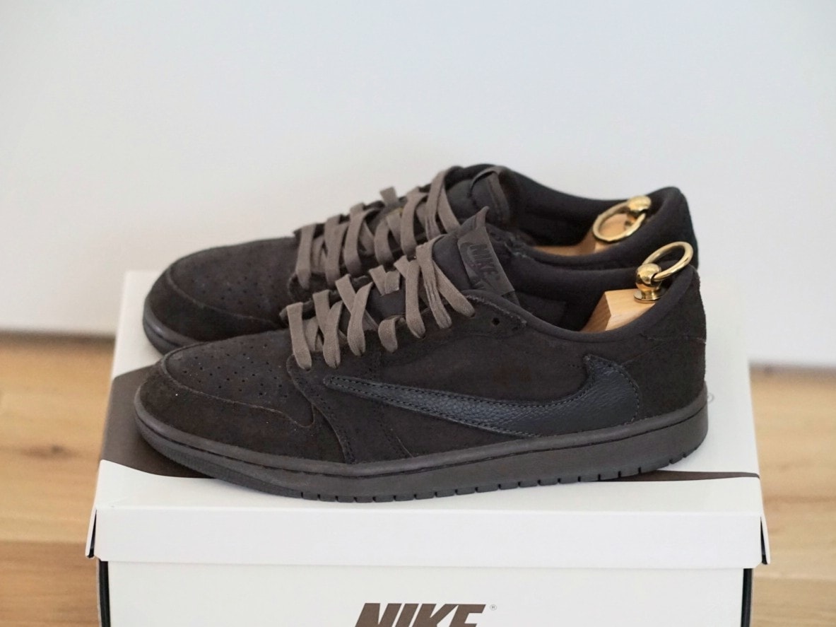 Travis Scott × Nike Air Jordan 1 Low OG SP "Velvet Brown and Dark Mocha"
