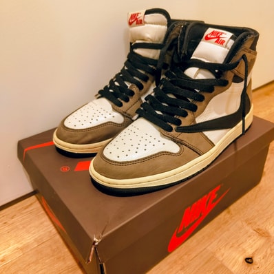 Travis Scott × Nike Air Jordan 1 Retro High OG TS SP "Sail/Dark Mocha"