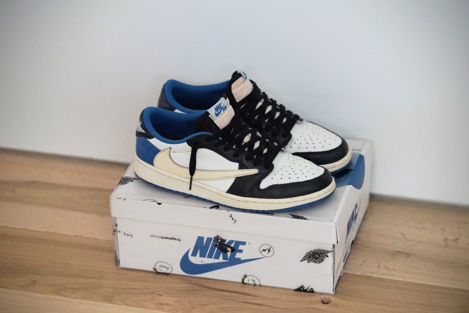 Travis Scott × fragment design × Nike Air Jordan 1 Low OG SP "Military Blue"