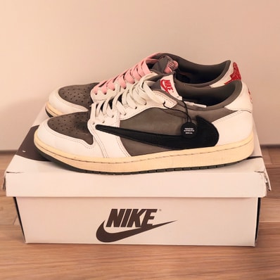 Travis Scott × Nike Air Jordan 1 Low OG SP "Reverse Olive"