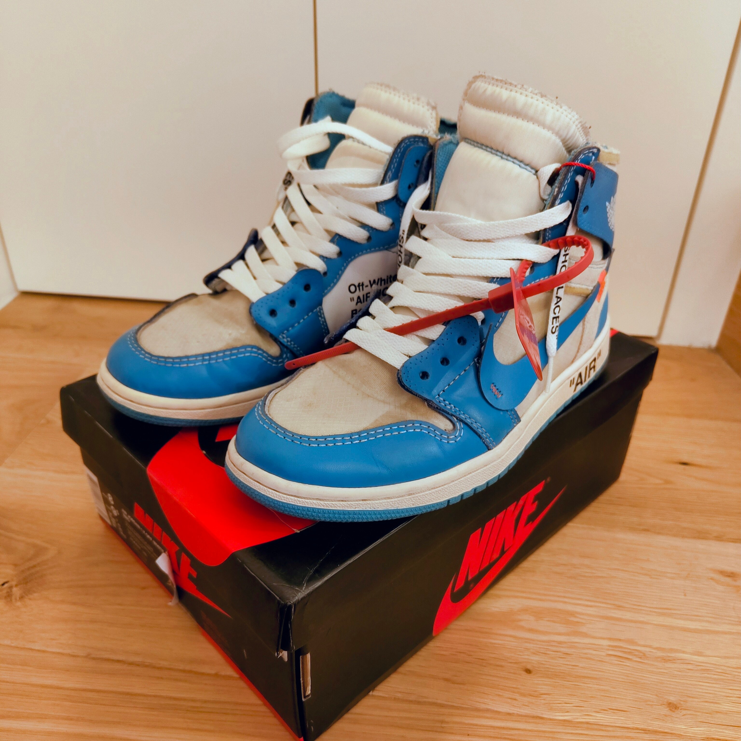 Off-White × Nike Air Jordan 1 High UNC "White/Dark Powder Blue"