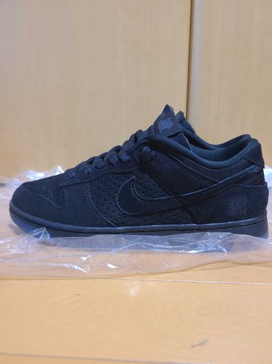 UNDEFEATED × Nike Dunk Low SP "5 ON IT"