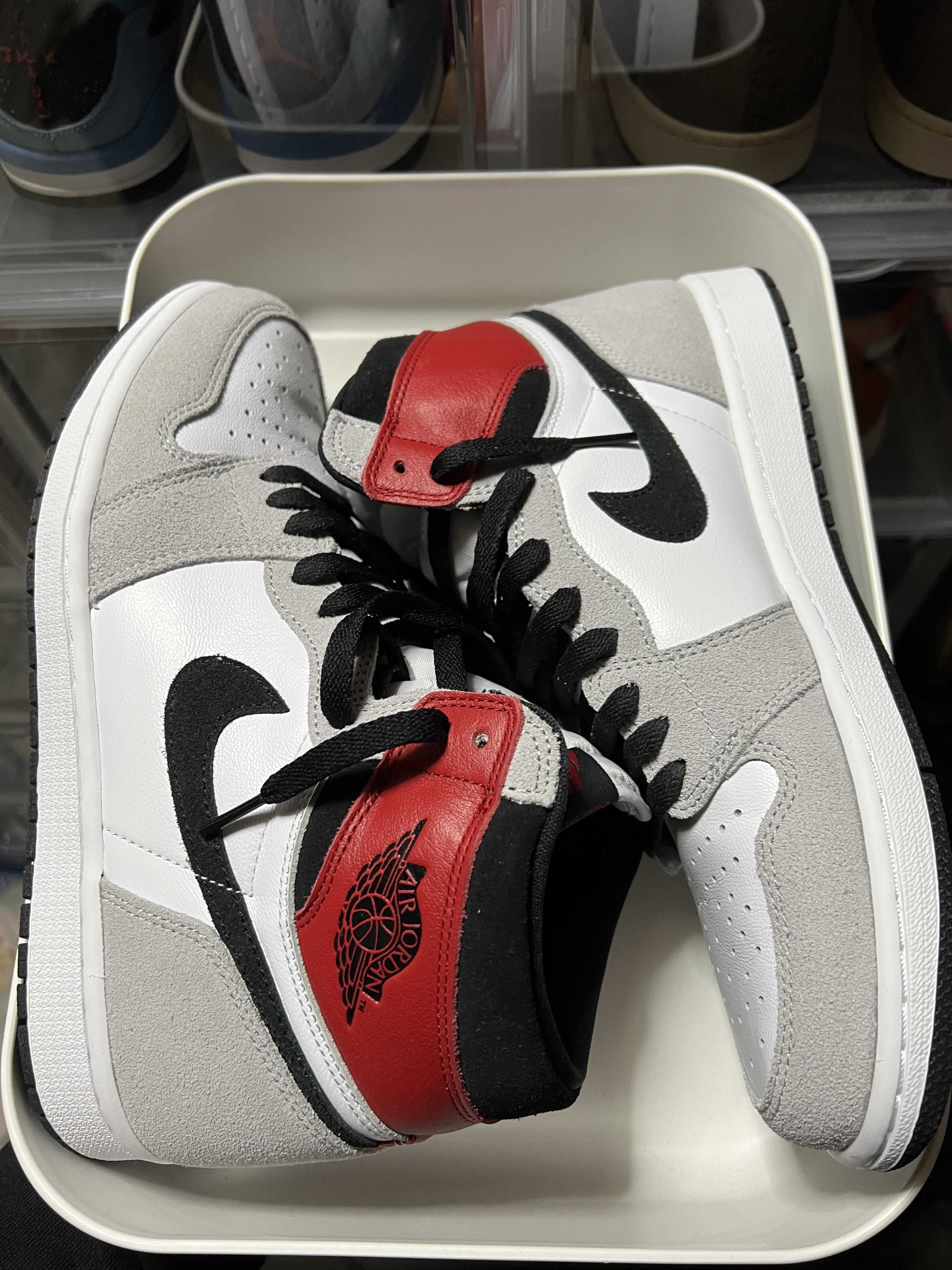 Nike Air Jordan 1 High OG "White/Black/Light Smoke Grey"