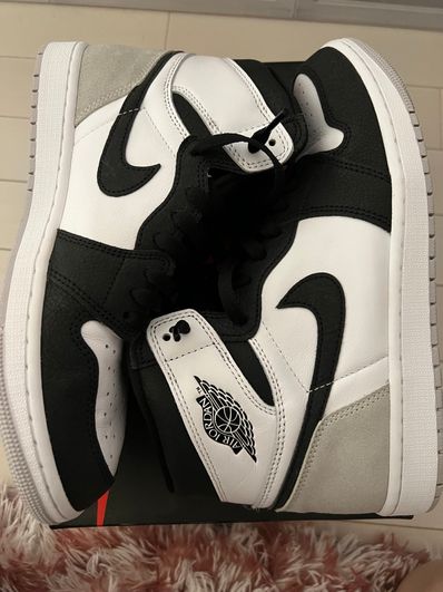 Nike Air Jordan 1 High OG "Bleached Coral"