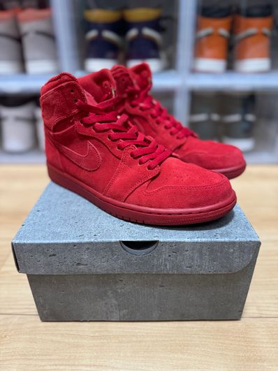 Nike Air Jordan 1 Retro High "Red Suede"