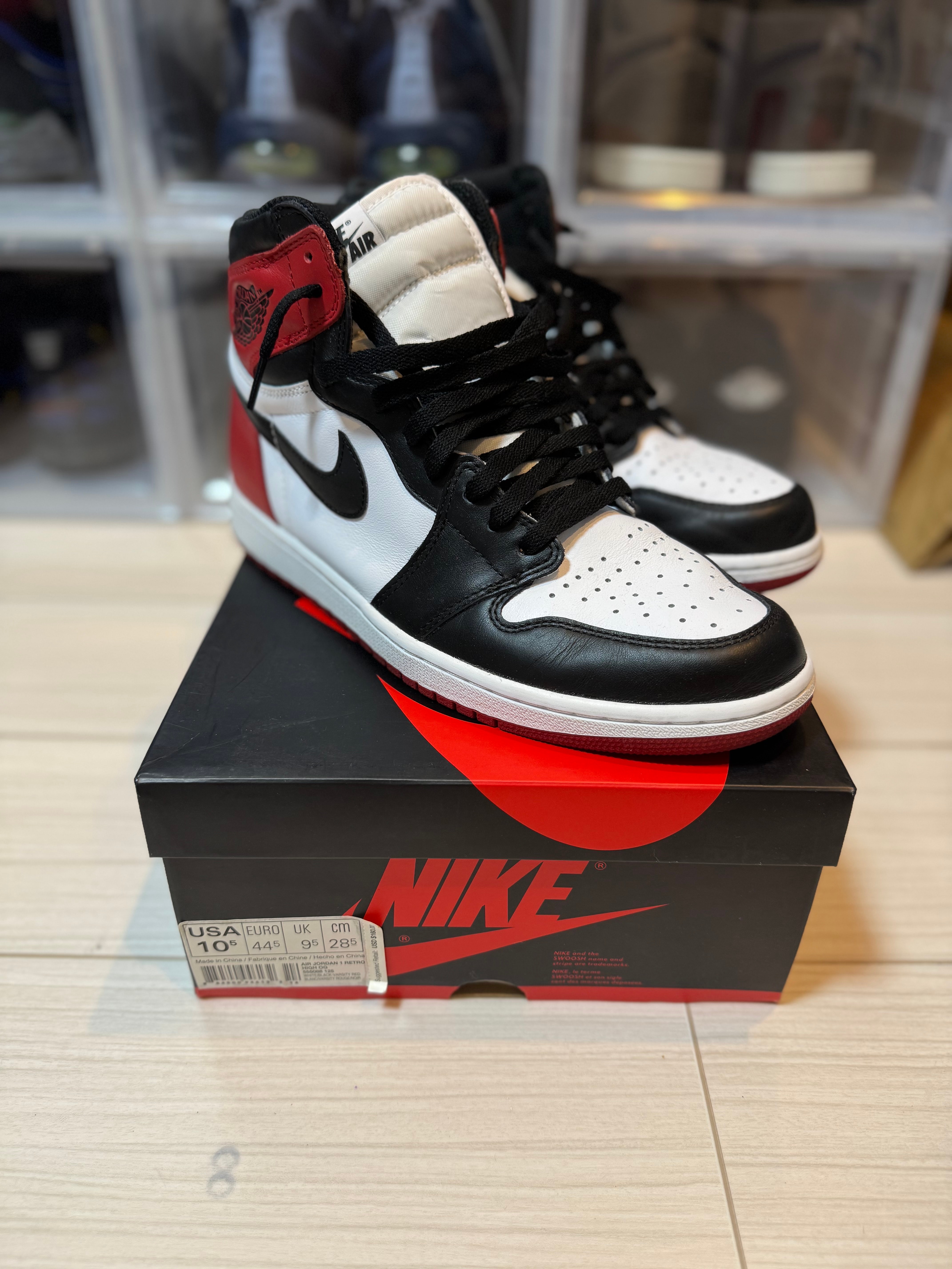 ナイキ エアジョーダン1 レトロ ハイ OG "ブラックトゥ" (2016)