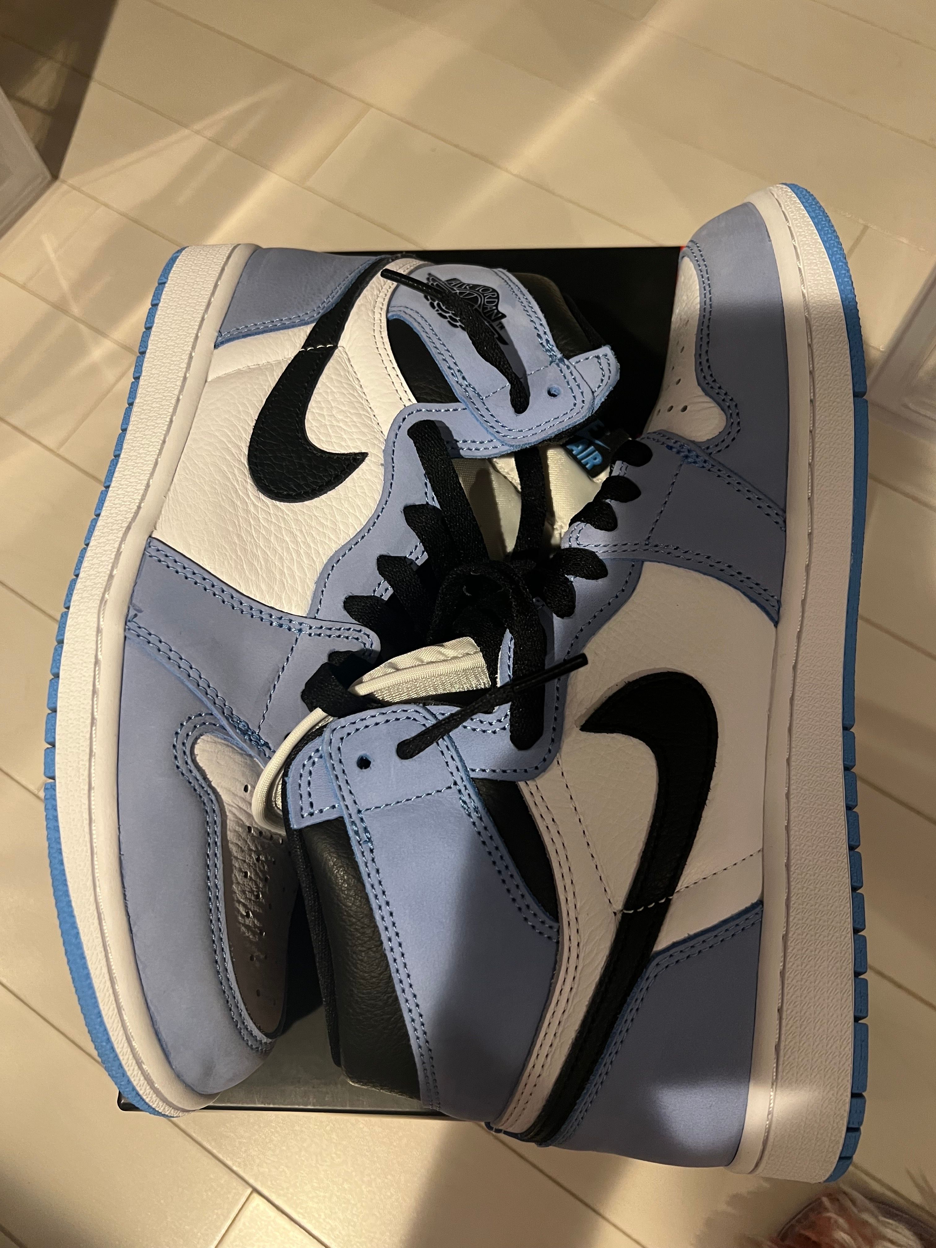 Nike Air Jordan 1 High OG "University Blue"