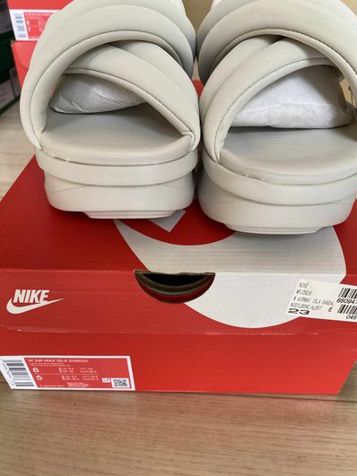 Nike Women's Air Max Isla Sandal "Light Bone/Pure Platinum/Alabaster"