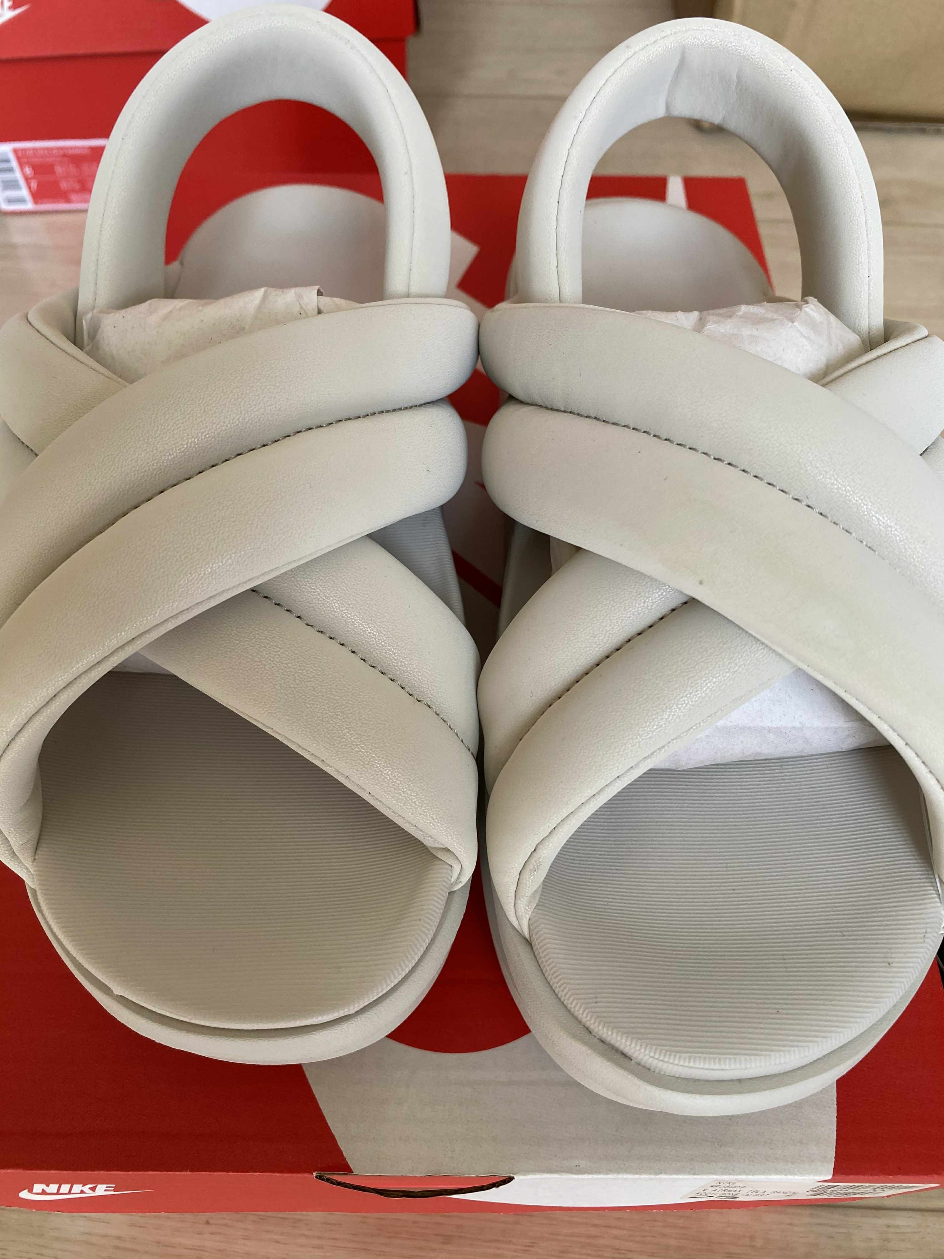 ナイキ ウィメンズ エアマックス アイラ サンダル "ライトボーン/ピュアプラチナム/アラバスター"