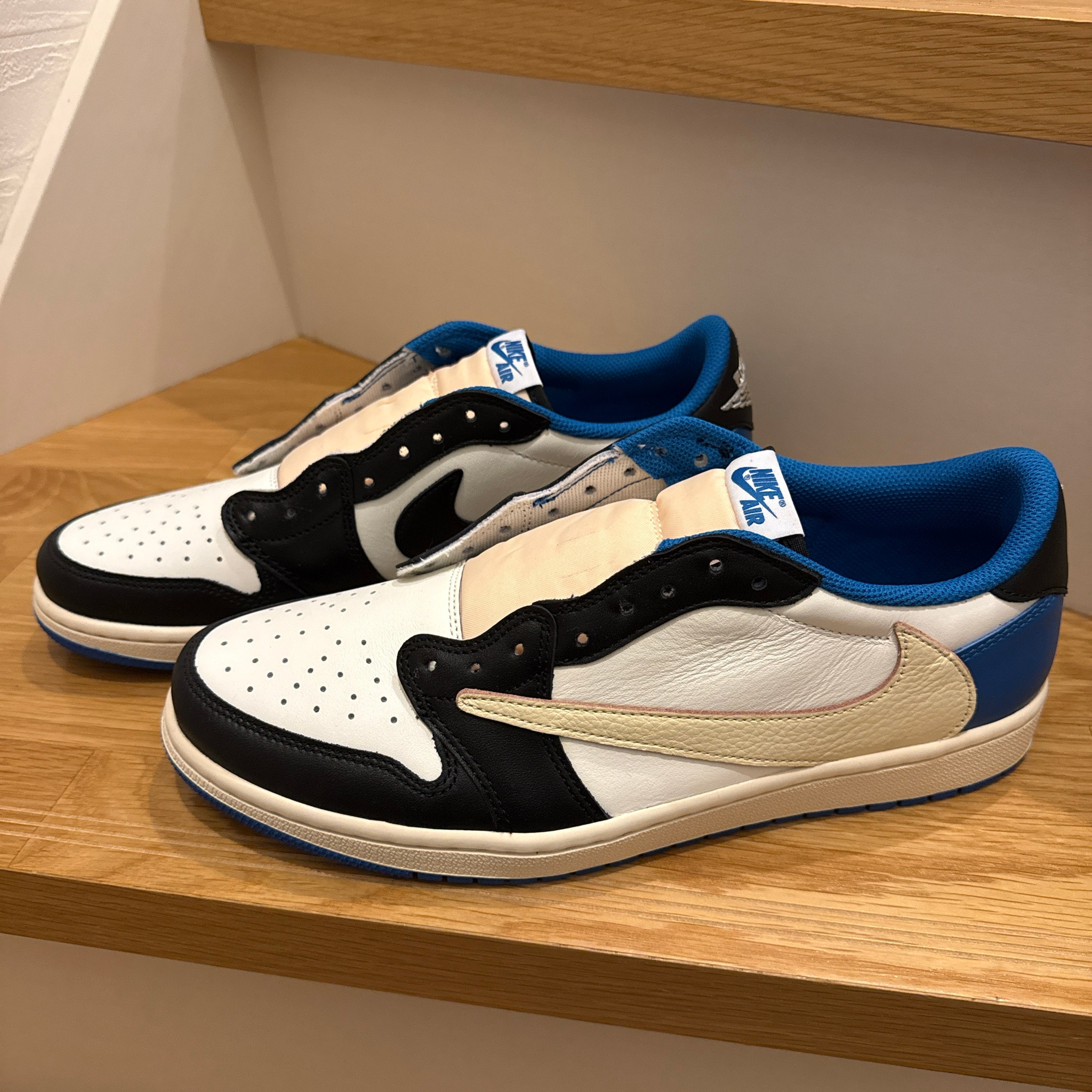 Travis Scott × fragment design × Nike Air Jordan 1 Low OG SP "Military Blue"