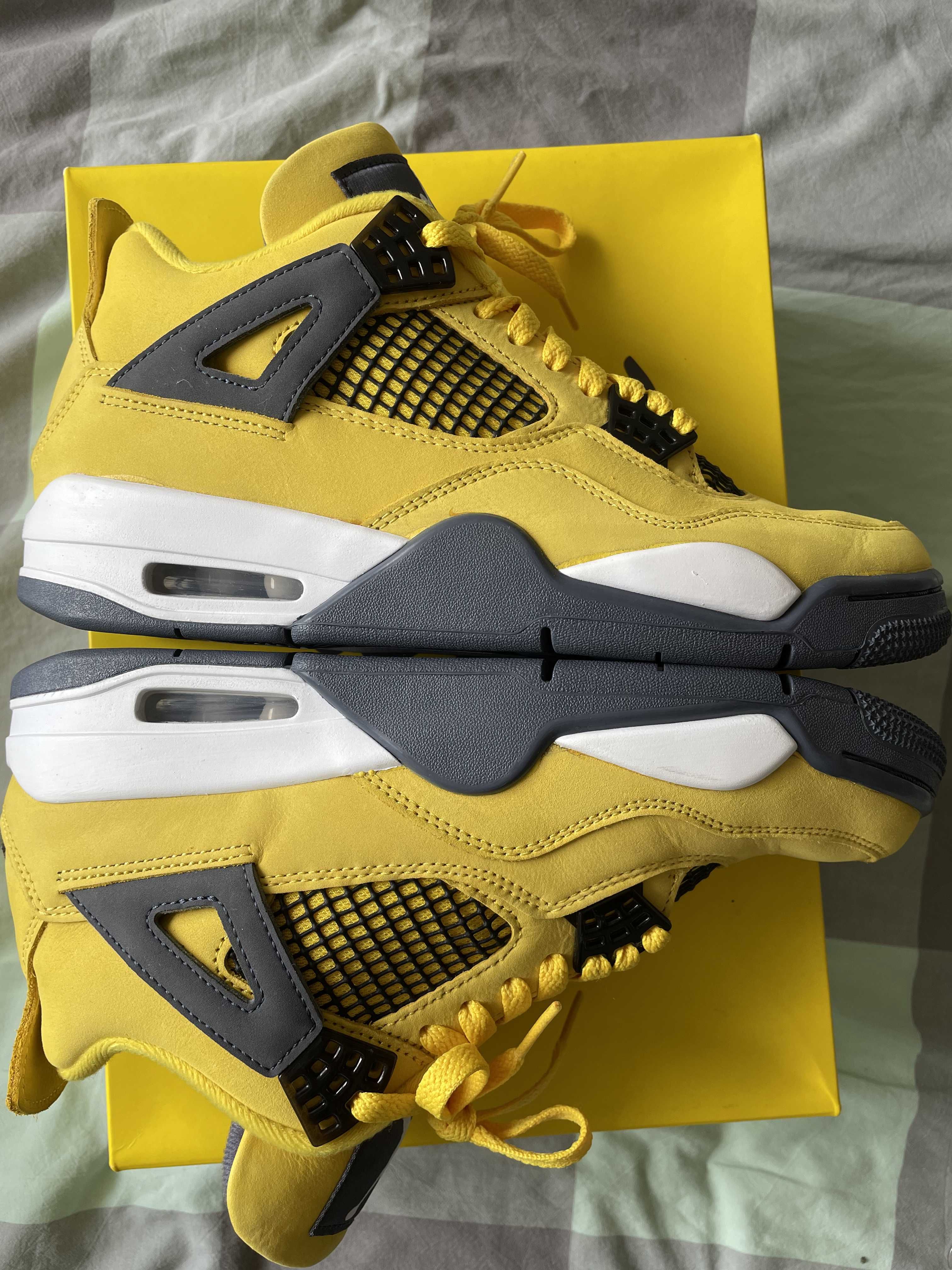 Nike Air Jordan 4 "Tour Yellow"