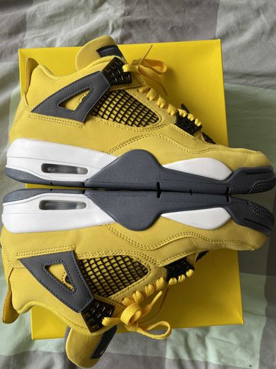 Nike Air Jordan 4 "Tour Yellow"