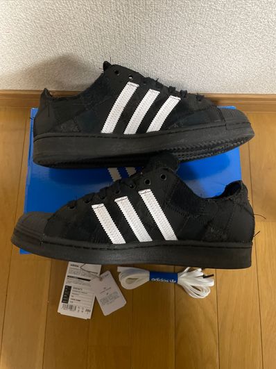 RECOUTURE × atmos × adidas Superstar "Black"