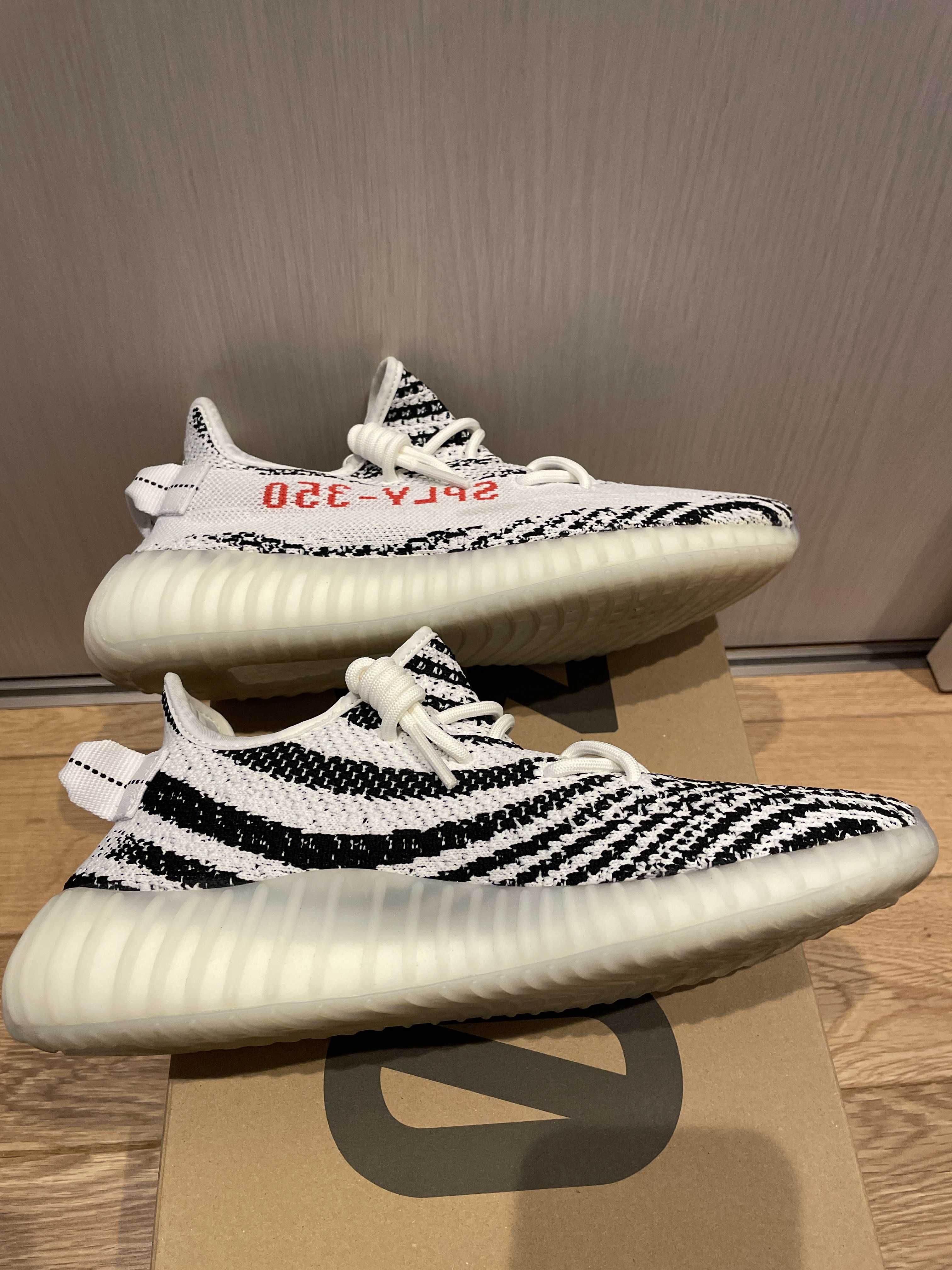 adidas YEEZY Boost 350 V2 "Zebra"