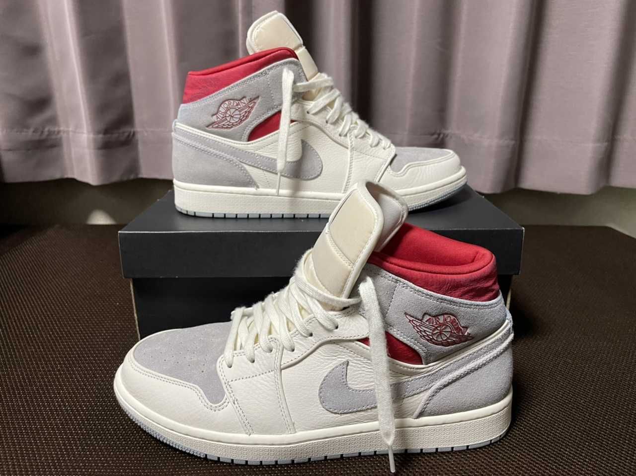 SNS×NIKE AIR JORDAN 1 MID "GREY/RED"