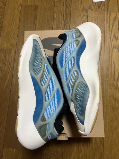adidas YEEZY 700 V3 "Arzareth"