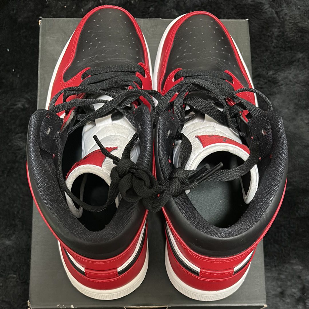 Nike Air Jordan 1 Mid "Chicago Black Toe"