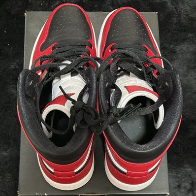 Nike Air Jordan 1 Mid "Chicago Black Toe"