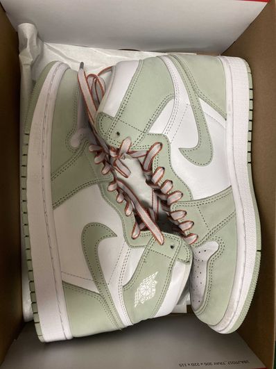 Nike Women's Air Jordan 1 High OG "Seafoam"