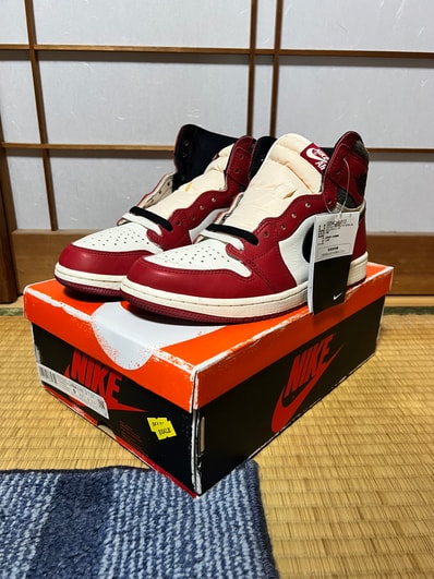 Nike Air Jordan 1 High OG "Lost & Found/Chicago"