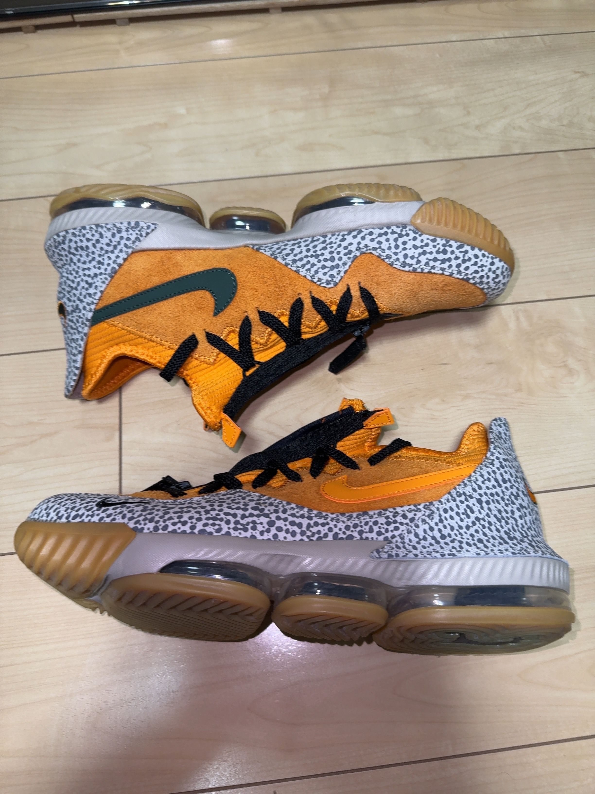 atmos × Nike LeBron 16 Low "Safari" (CD9471-800/CI3358-800)