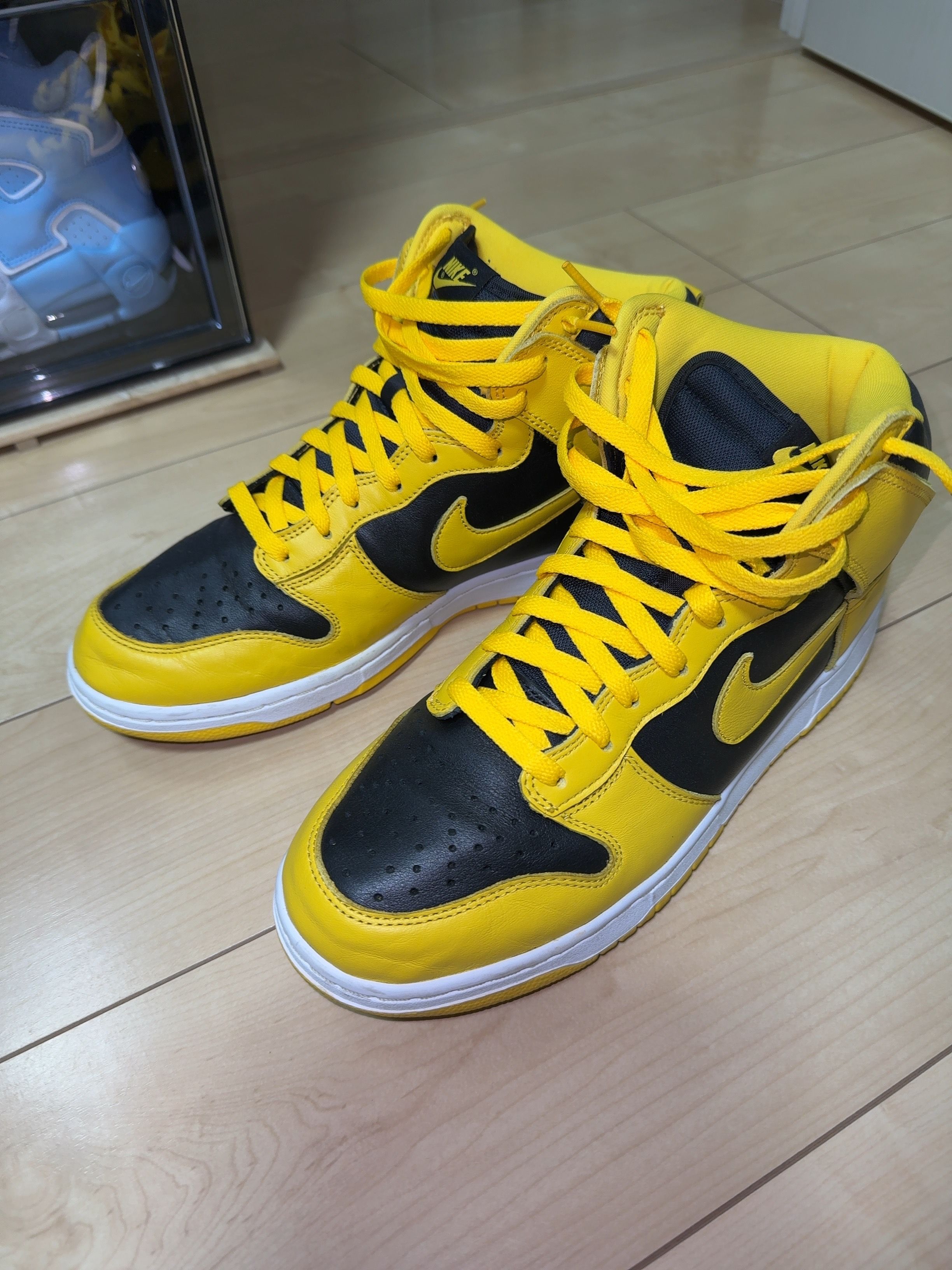 Nike Dunk High "Black/Varsity Maize"
