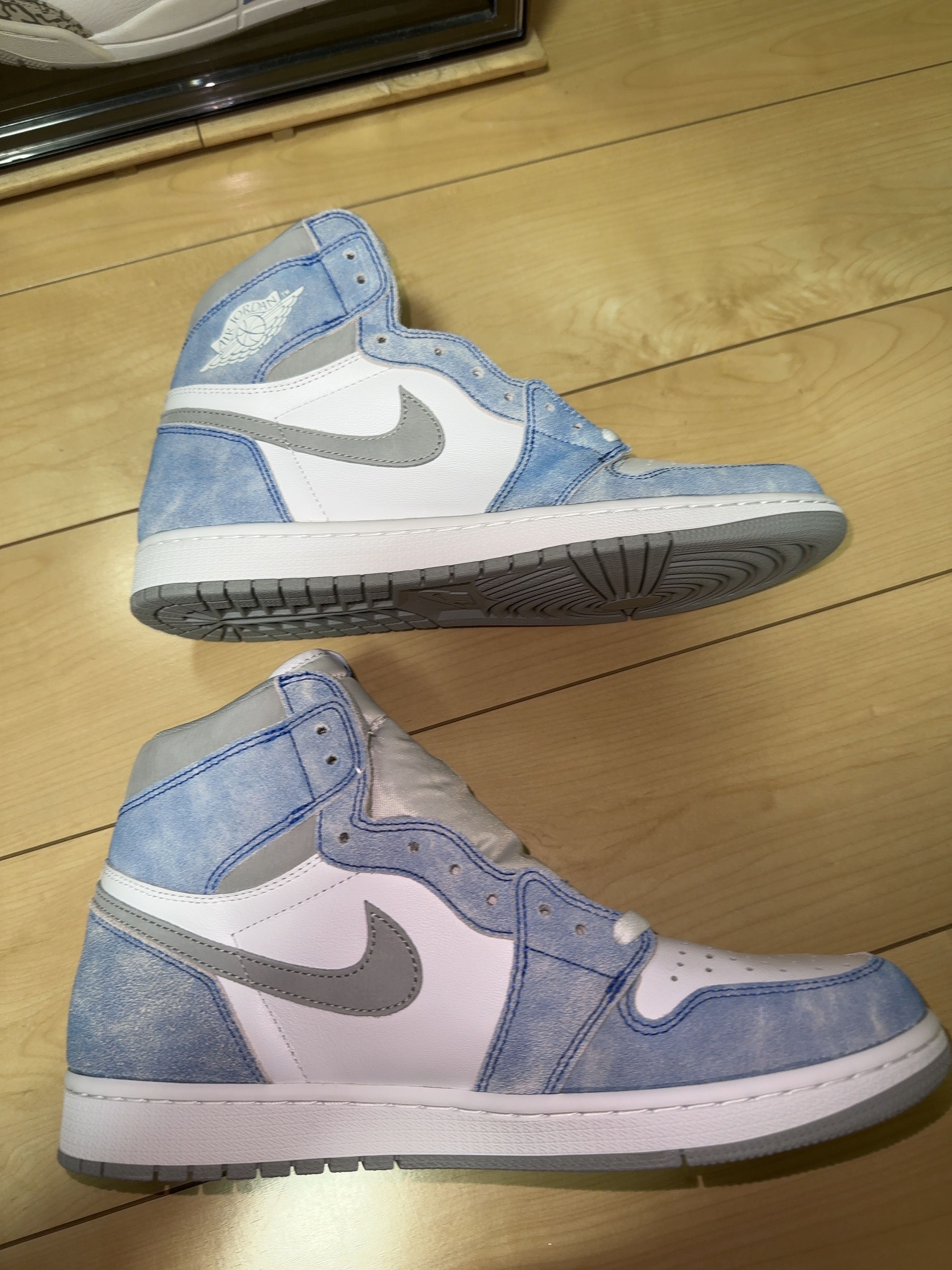 Nike Air Jordan 1 High OG "Hyper Royal"