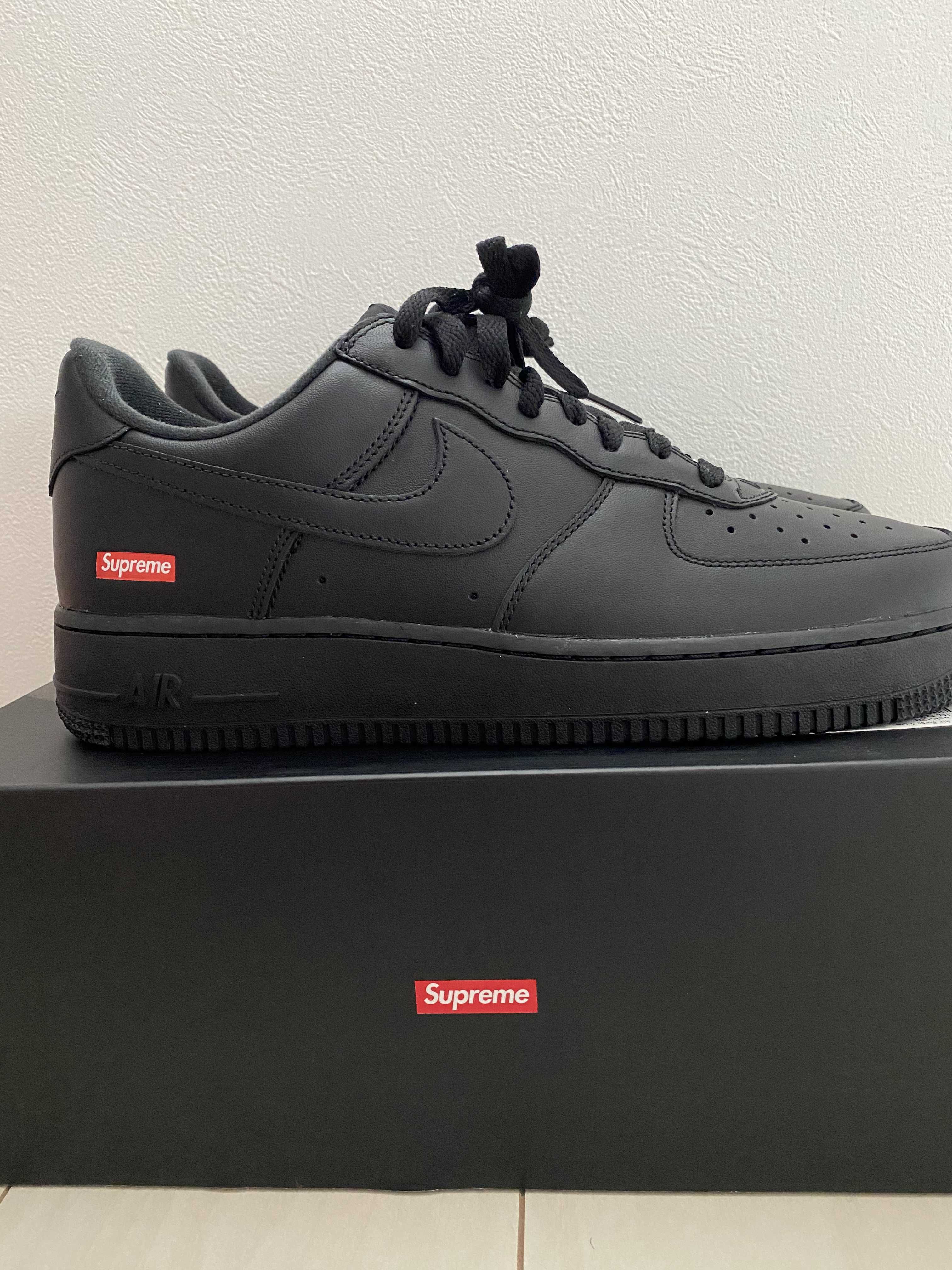 Supreme × Nike Air Force 1 Low "Black"